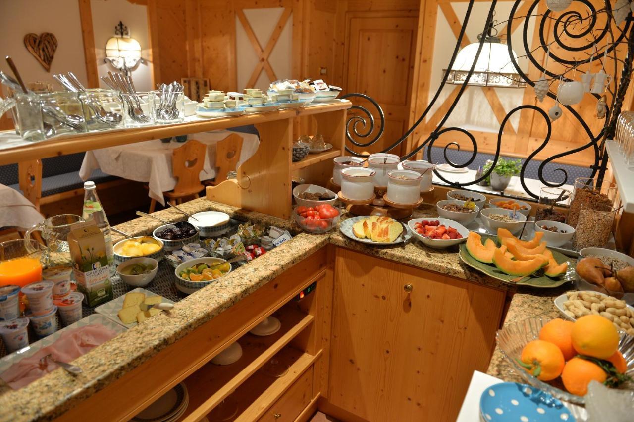 Garni Hotel Max Santa Cristina Val Gardena Екстер'єр фото