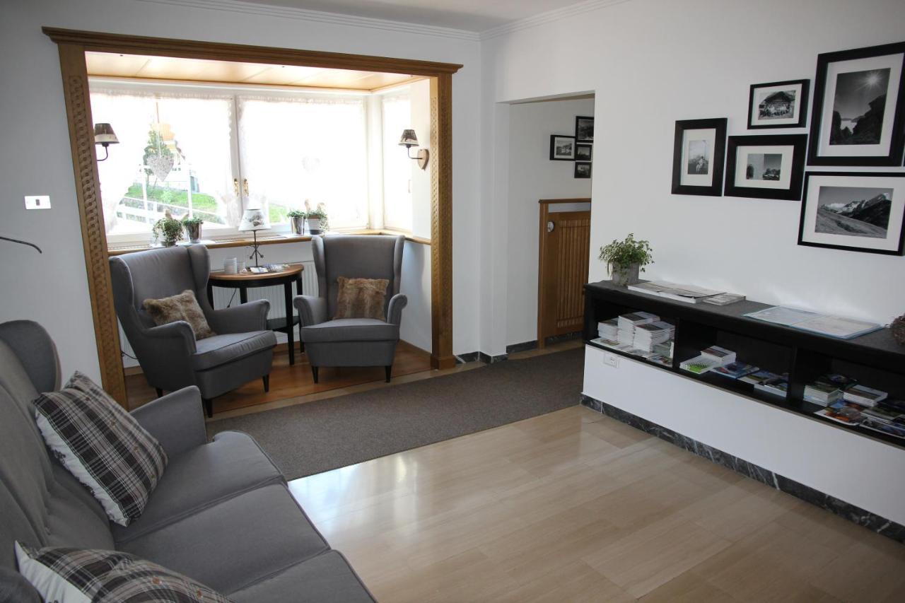 Garni Hotel Max Santa Cristina Val Gardena Екстер'єр фото